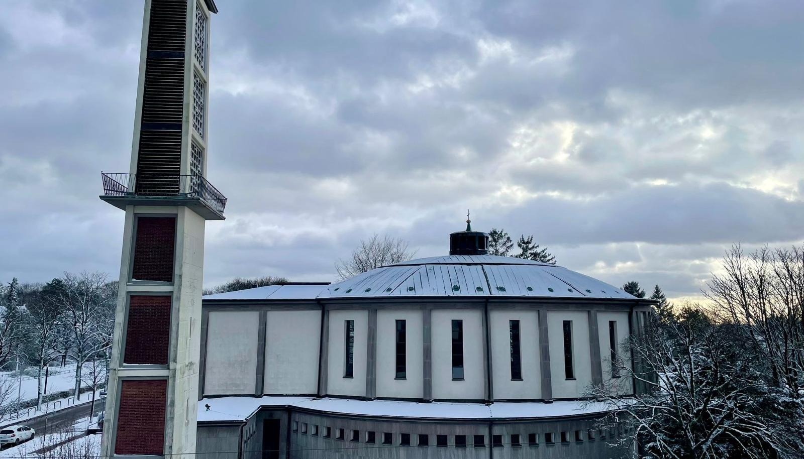 Kirche St. Chrysanthus & Daria im Winter